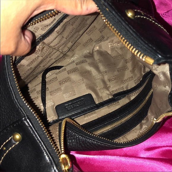 Authentic MK black leather tote/ shoulder bag - Picture 5 of 5